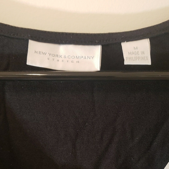 New York & Company Black and Blue Asymmetrical Graphic Blouse - Picture 2 of 8